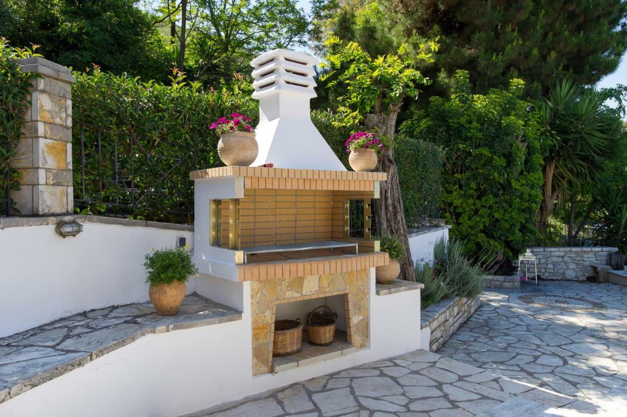 Imerolia Beach Villa Kassiopi Corfu Exterior foto
